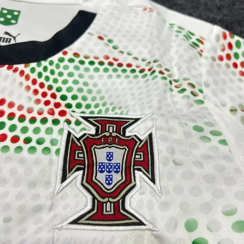 PORTUGAL AWAY X RONALDO 7 OFFICIAL PREMIUM KIT
