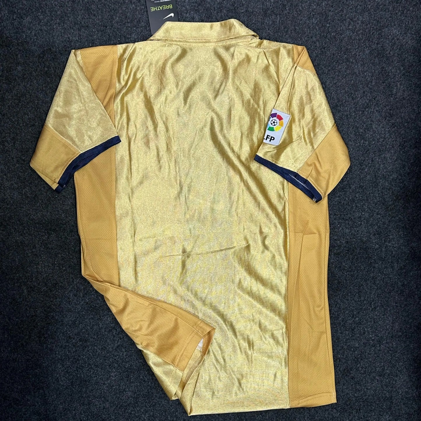 FC BARCELONA AWAY 2001/02 OFFICIAL VINTAGE ORIGINALS