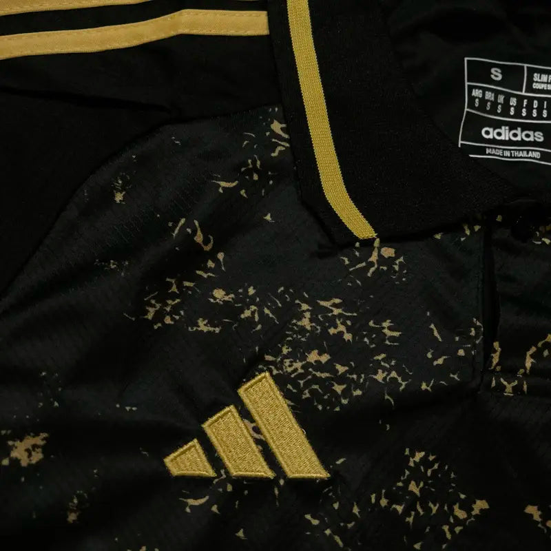 REAL MADRID BLACK SPECIAL EDITION 2025/26 KIT