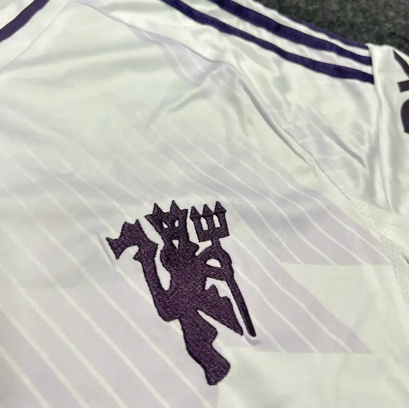 MAN UNITED AWAY OFFICIAL KIT 2025/26