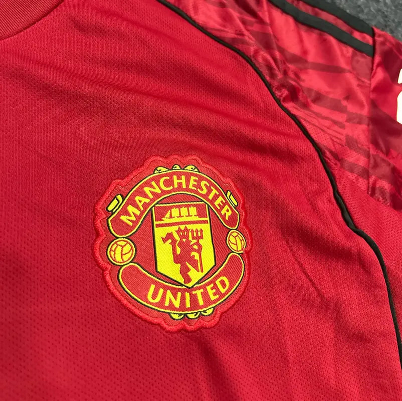 MAN UNITED  HOME OFFICIAL KIT 2025–26