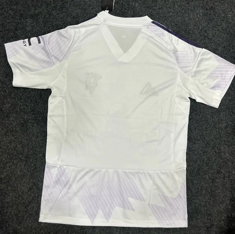 MAN UNITED AWAY OFFICIAL KIT 2025/26