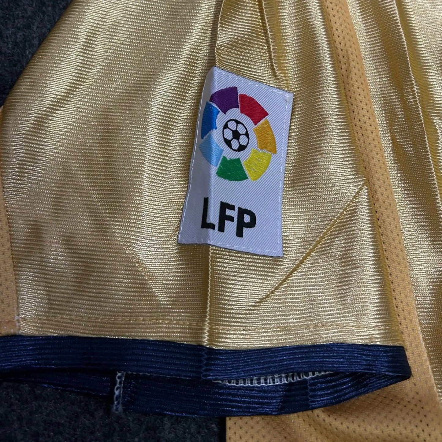 FC BARCELONA AWAY 2001/02 OFFICIAL VINTAGE ORIGINALS