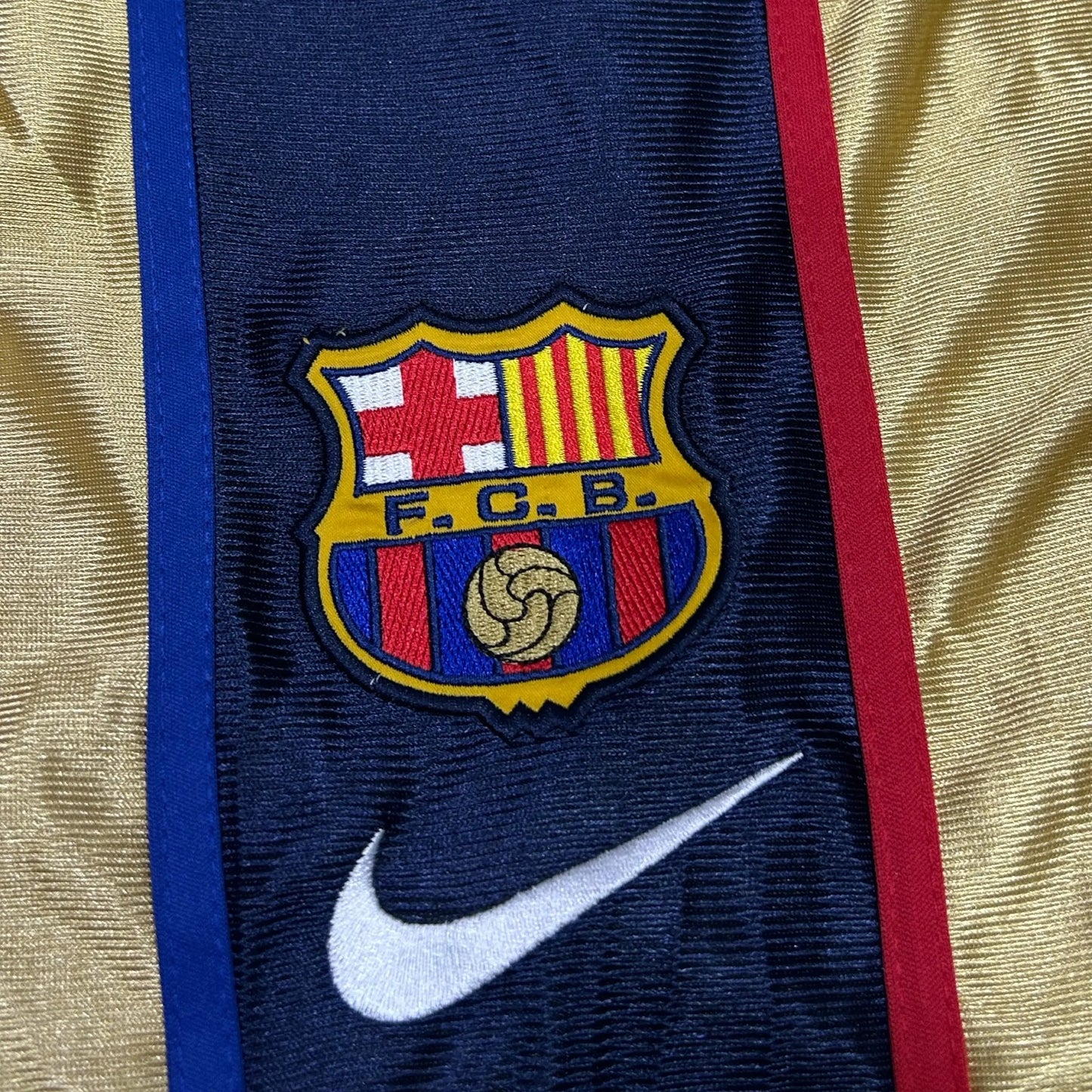 FC BARCELONA AWAY 2001/02 OFFICIAL VINTAGE ORIGINALS
